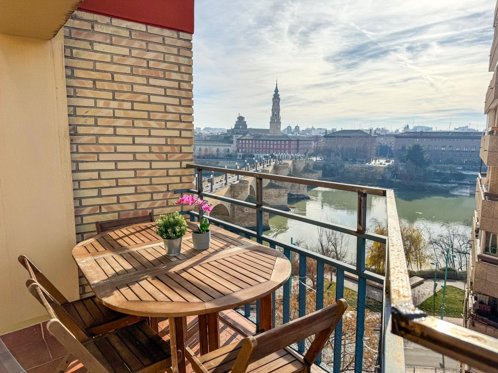 סרגוסה El Puente Del Pilar Comotucasa מראה חיצוני תמונה